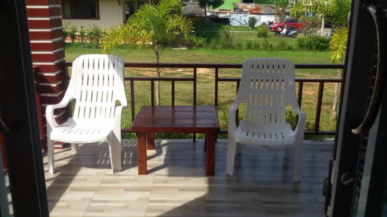 Tara House Hotel Ko Lanta Kültér fotó