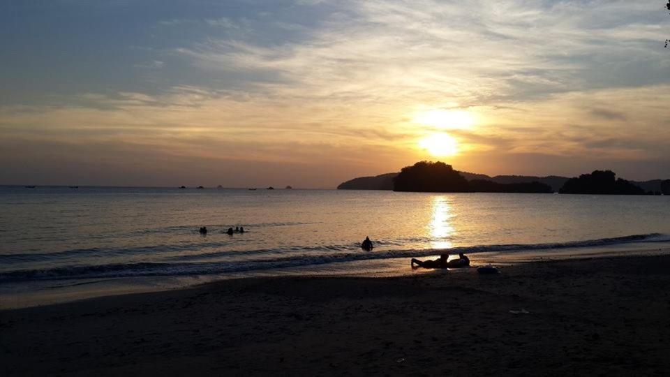 Tara House Hotel Ko Lanta Kültér fotó